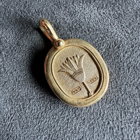 David Yurman Petrvs Scarab Pendant in 18K Yellow Gold & Pavé White Diamonds RARE - Picture 8 of 13